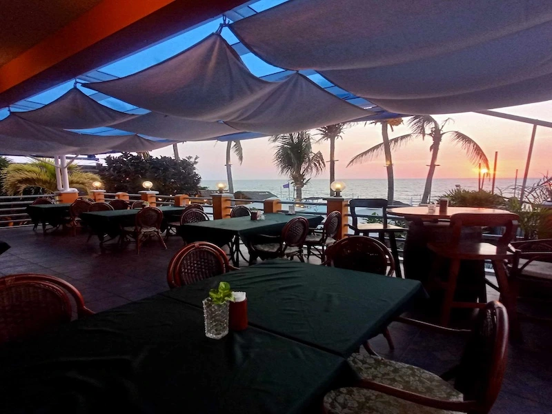 Oceanfront Dining